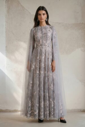 שמלת תחרה מחולקת אפור תכלת